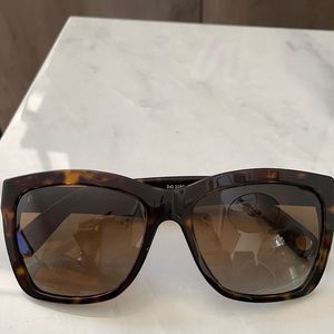 Classic Tortoise Shell Dolce&Gabbana Sunglasses